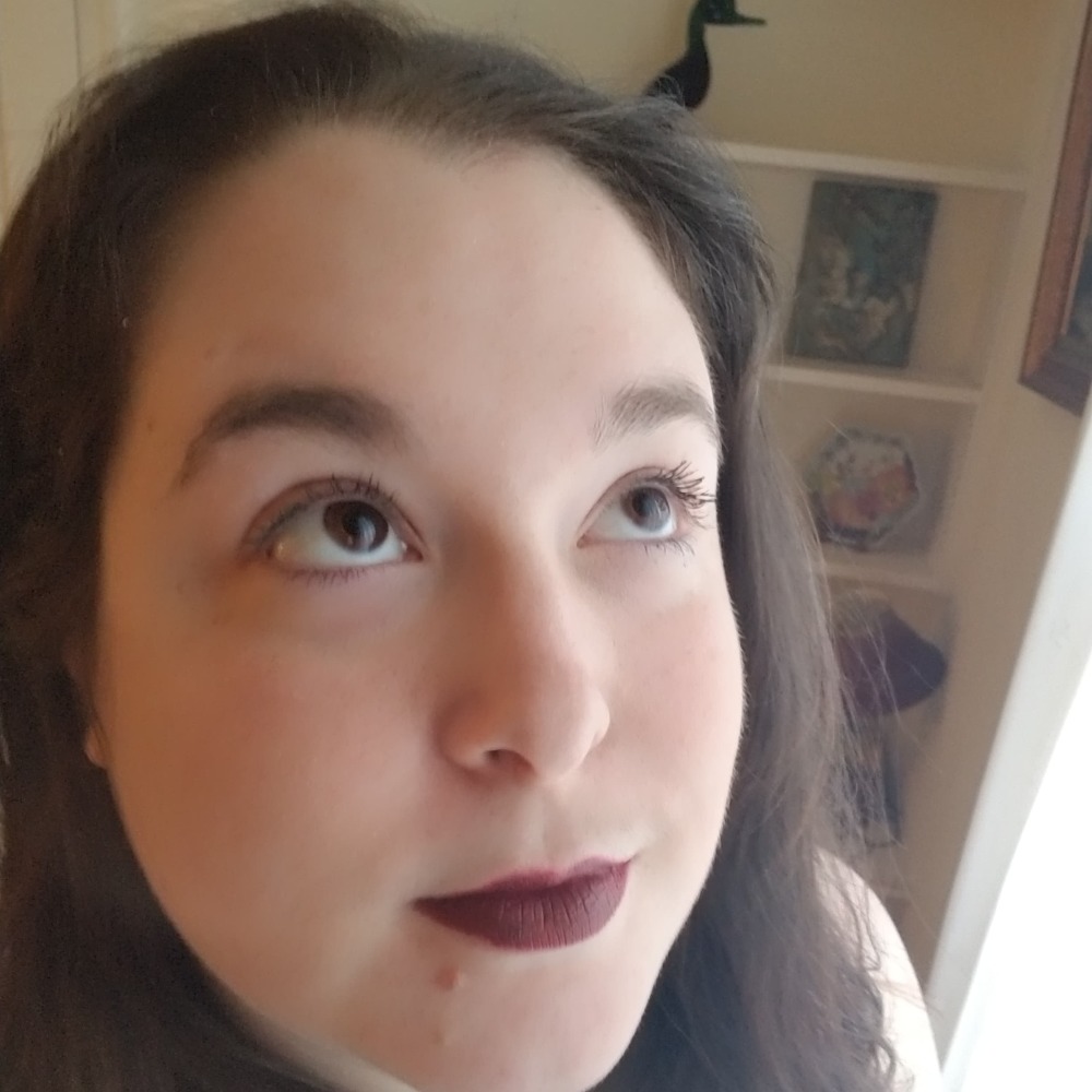 Meet your Posher, Crystal